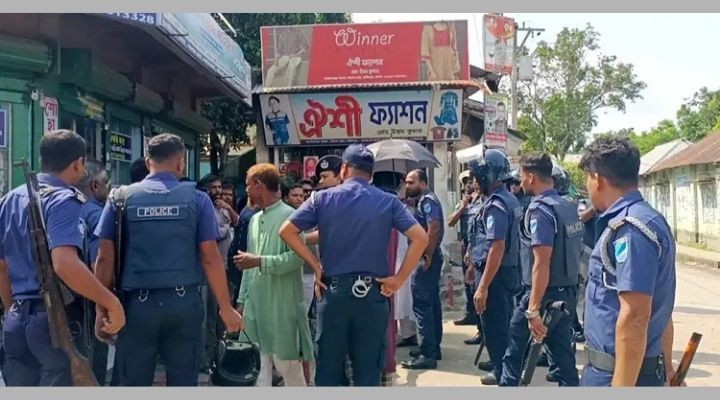 ফরিদপুরে মানববন্ধনের প্রস্তুতিকালে বিএনপির ৪ নেতা আটক